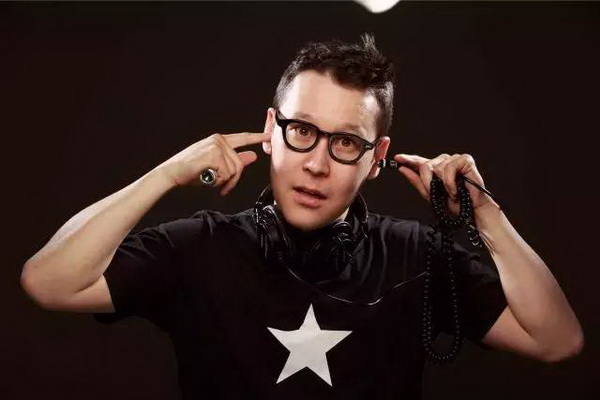 包含赛后犹他爵士调整名单以备全明星赛；豪取连胜环节打磨；话题不断；临场指挥获称赞的词条-九游